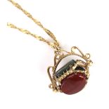 9ct Gold Swivel Bloodstone / Onyx / Agate on a 22 inch fine chain weight 4.3g