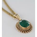 9ct Gold Emerald Pendant Necklace weight 7.3g
