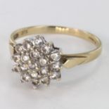 9ct Gold CZ Cluster Ring size N weight 2.5g