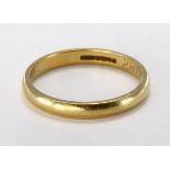 18ct Gold Wedding Band size M weight 2.5g