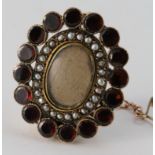 9ct Gold Garnet and Seed Pearl Memorial Brooch with safety chain weight 7.0 grams