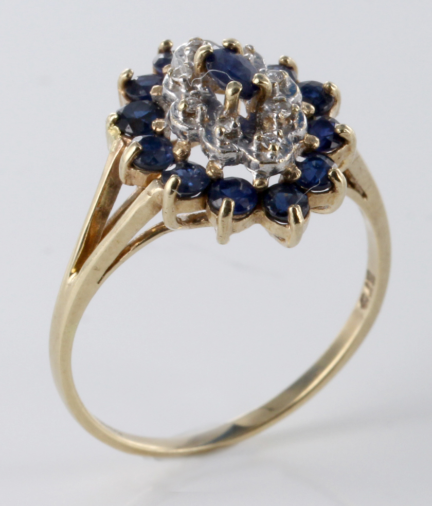 9ct Gold Sapphire and CZ set Ring size M weight 2.2g