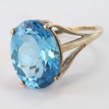 9ct Gold Blue Topaz Ring size N weight 4.6 grams