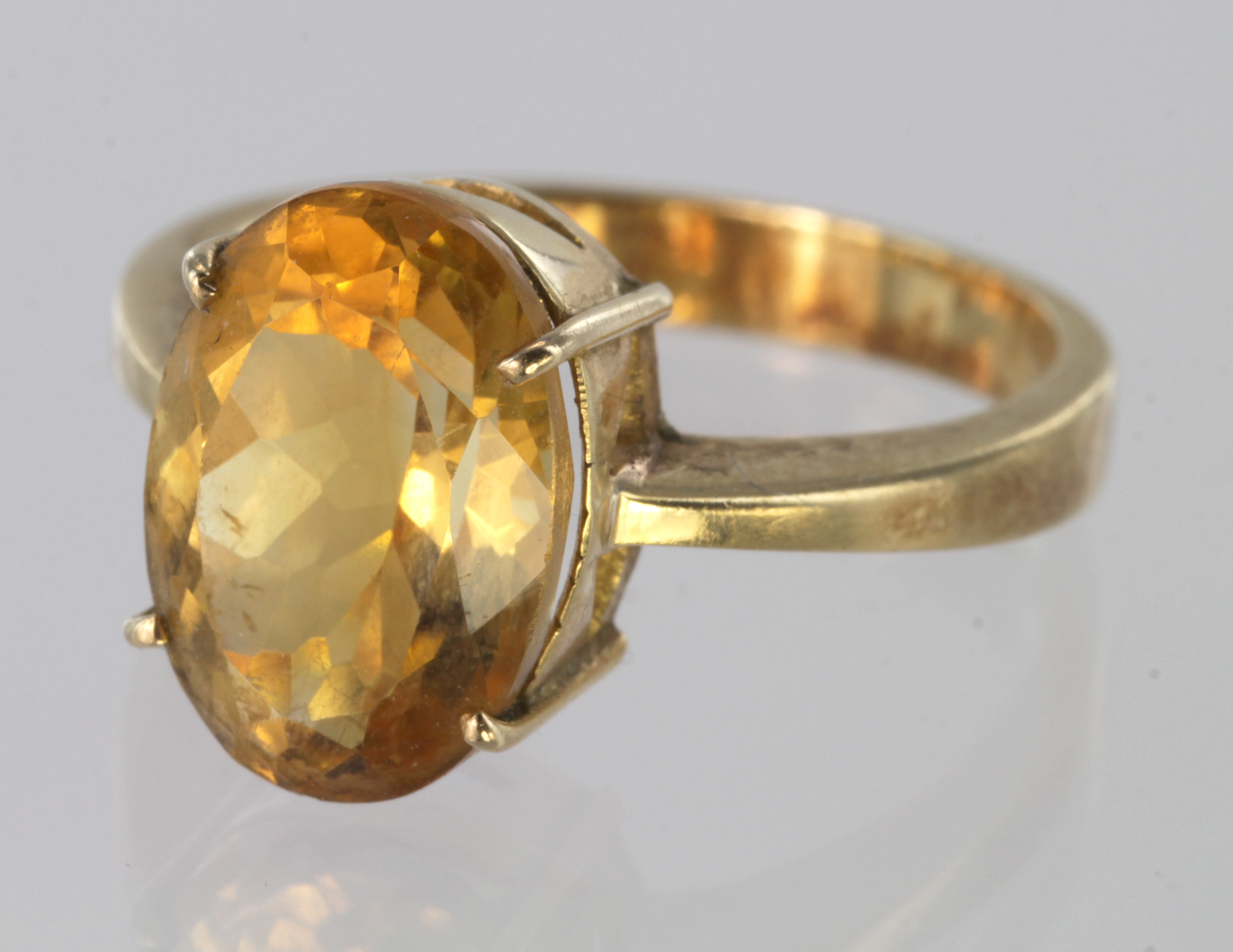 Yellow Metal (tests 9ct) Citrine Ring size O weight 5.4g