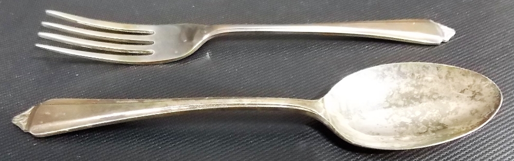 Silver fruit knife and fork, Sheffield 1962, weight 1.25oz approx.