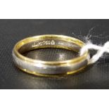 18ct gold and platinum wedding band, weight 5.1g approx.