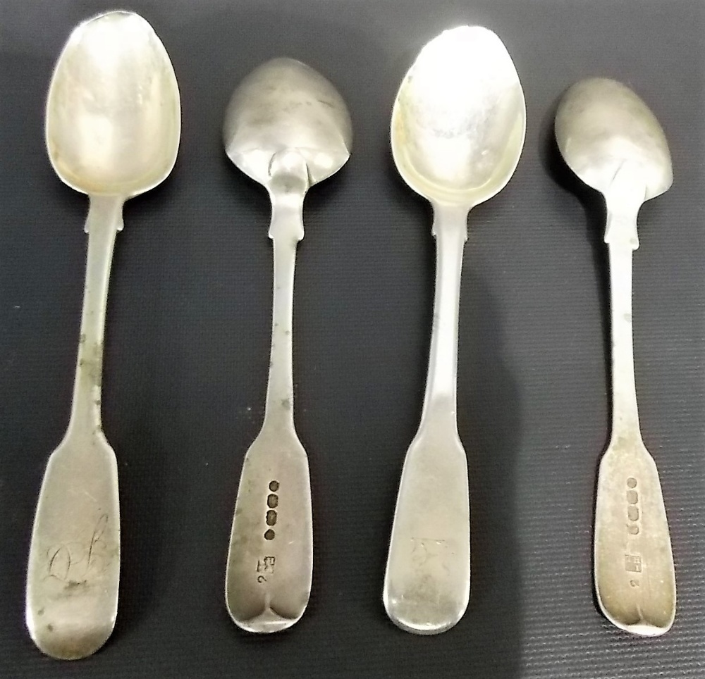 Set of three Victorian fiddle pattern teaspoons, London 1845; together with a George III fiddle