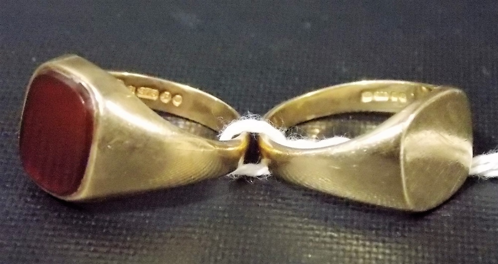 Two 9ct gold gentlemen's signet rings, weight 10.6g approx.