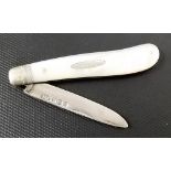 Victorian silver folding pocket knife with mother of pearl handle, Sheffield 1885.