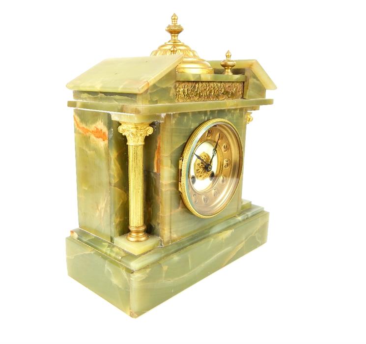 French style green marble & onyx mantle clock of architectural form, brass dome finial, brass - Image 6 of 12