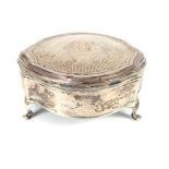 Silver trinket box, fluted body set on paw feet, Birmingham 1919, 8cm w