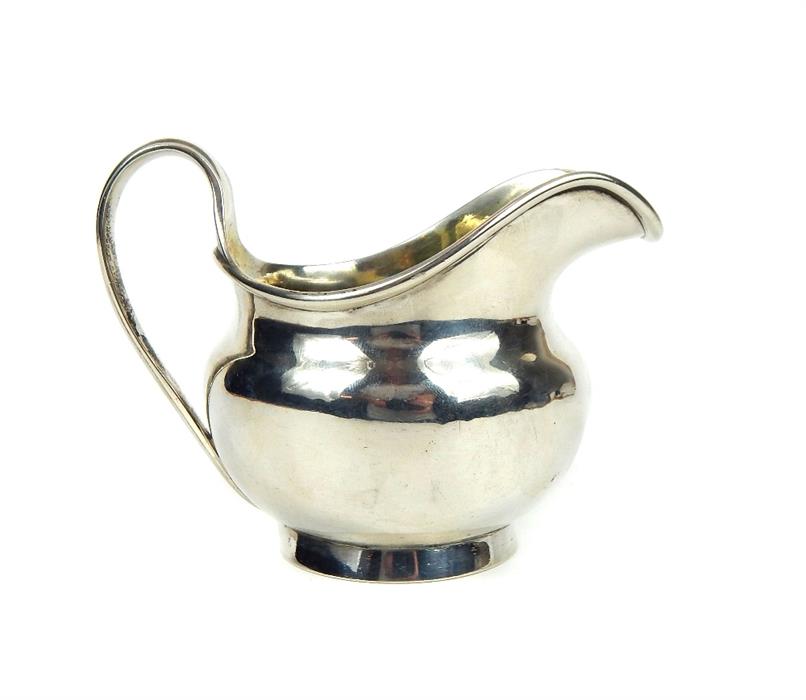 A Georgian silver cream jug - Image 3 of 12