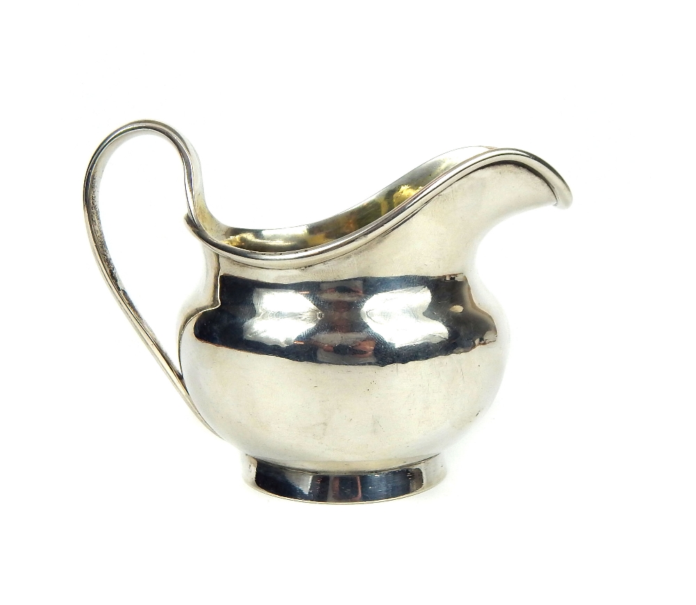 A Georgian silver cream jug - Image 11 of 12