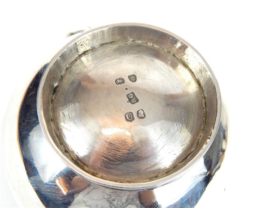 A Georgian silver cream jug - Image 4 of 12