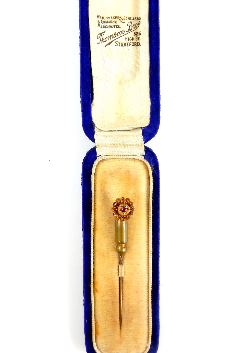 A yellow metal and ruby tie pin - Image 10 of 12