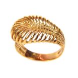 A Fern leaf designer ring, 9ct gold, 5.9grs