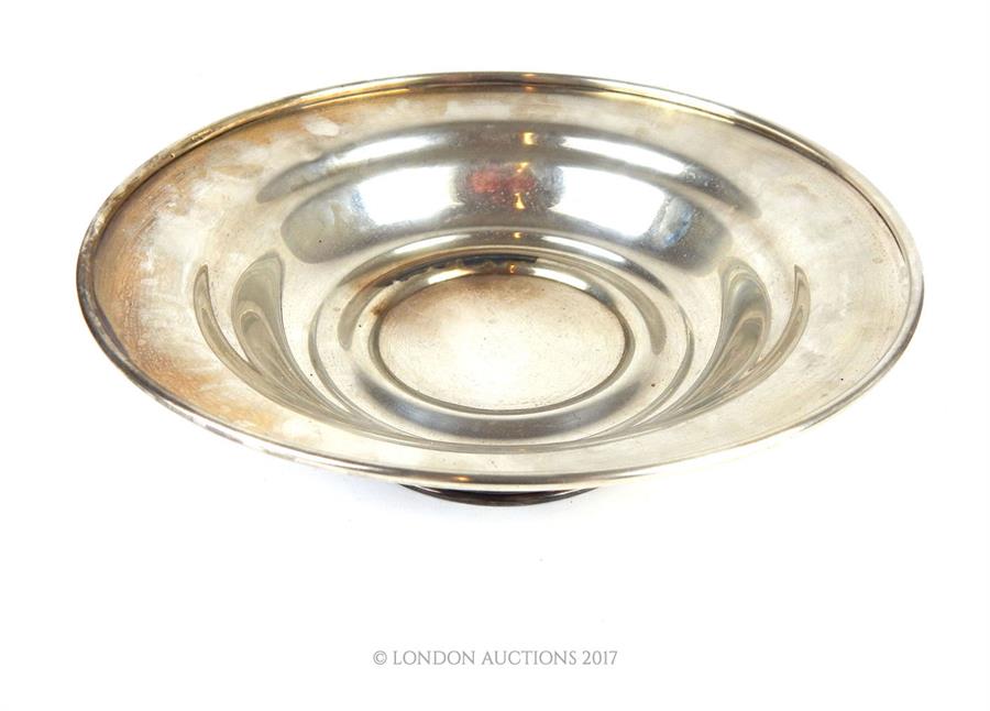 An American Whiting Manufacturing Company hallmarked sterling silver circular dish - Image 2 of 3