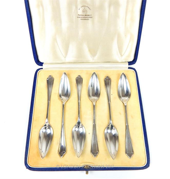 A cased set of six Art Deco grapefruit spoons by Mappin and Webb Ltd