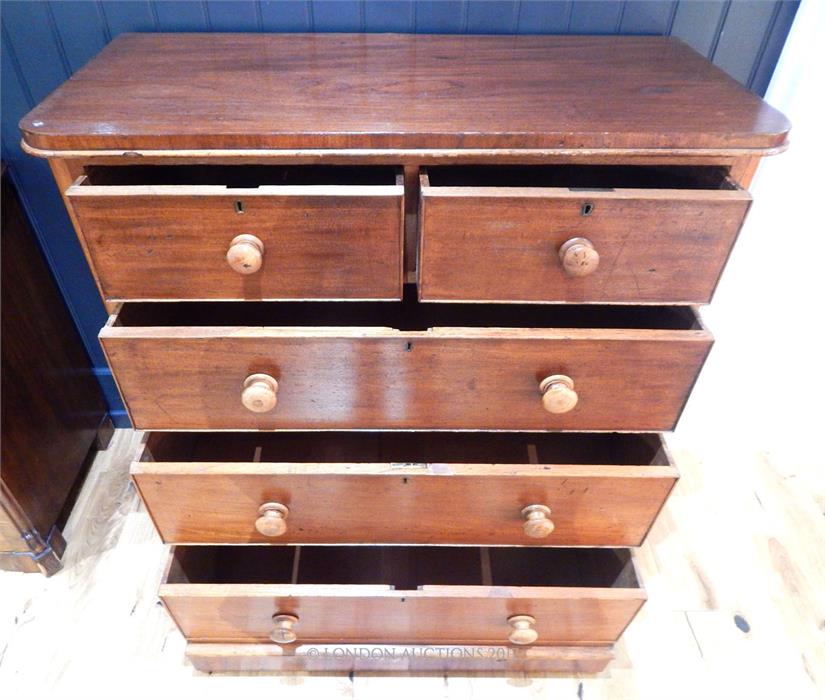 A Victorian mahogany chest of drawers - Image 2 of 2