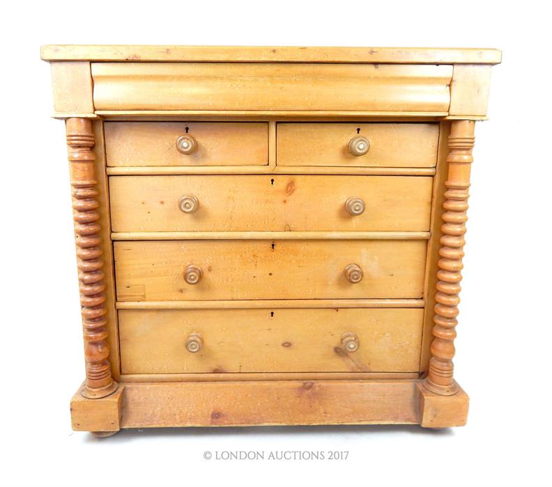 An attractive Edwardian pine chest of drawers - Image 2 of 3