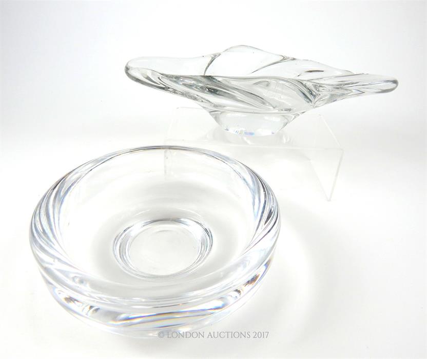 Two fine quality, 20th century, hand-blown clear glass bowls by Orrefors and Daum Nancy - Image 2 of 2