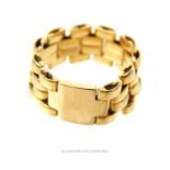 An 18 ct yellow gold, articulated ring in the 'brick-work style' of Cartier