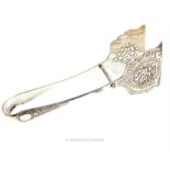 A pair of Victorian Walker & Hall silver plated asparagus tongs