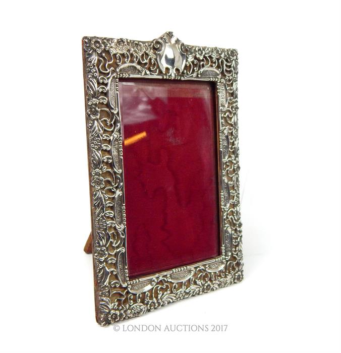 A late Victorian sterling silver photograph frame - Image 3 of 3