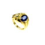 A 14 ct yellow gold, sapphire ring