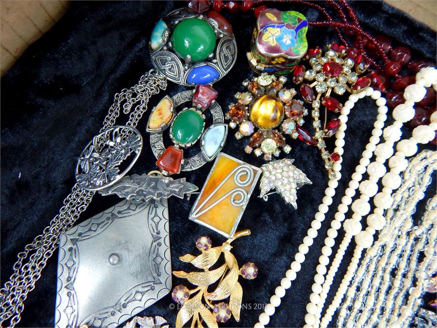 A quantity of period, vintage, costume jewellery - Image 2 of 2