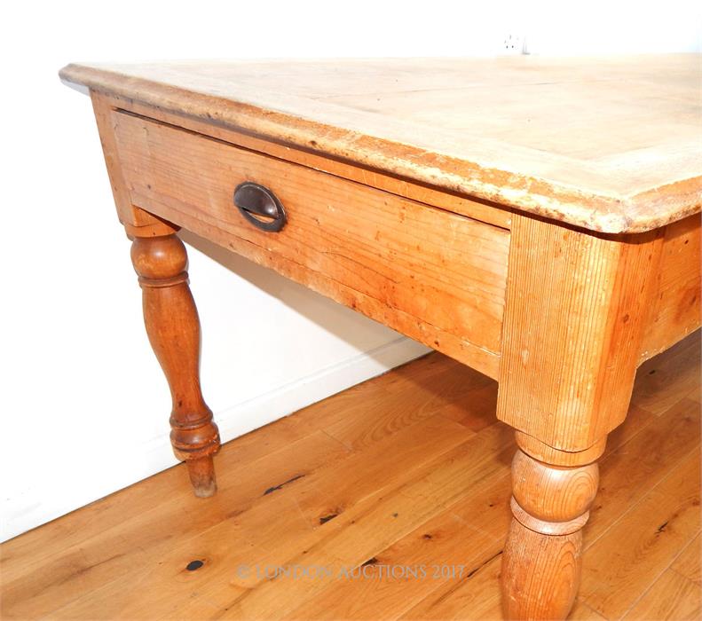A large, Victorian, oak dining table - Image 2 of 3