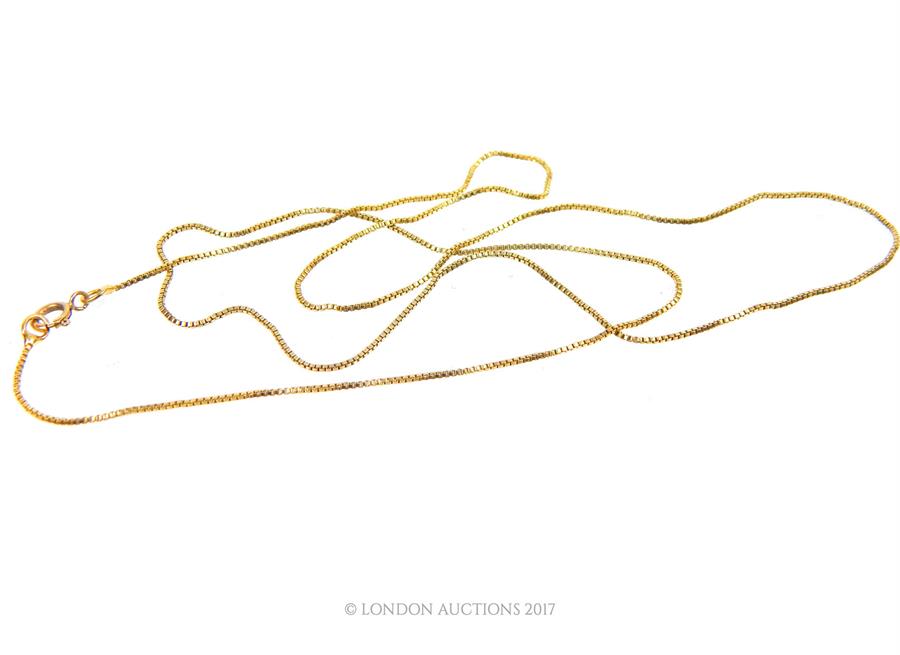 A 9ct gold fine chain, 1.3g