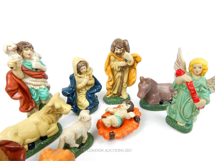 A vintage, painted ceramic, nativity set - Image 2 of 3