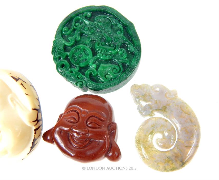 A collection of carved Chinese items, including jade, agate and taguna nut; also a small ceramic - Image 3 of 3