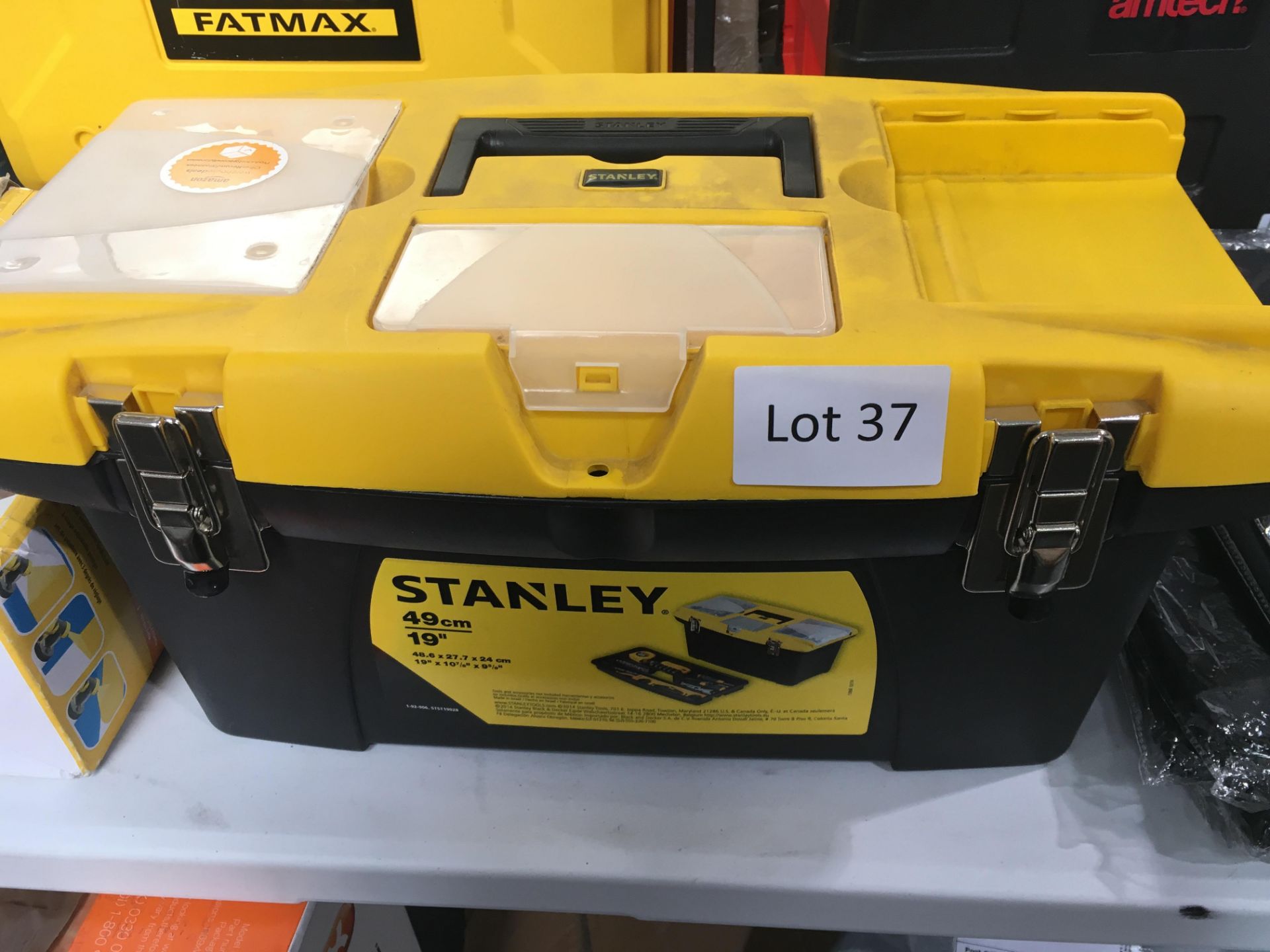 49 cm / 19" stanley tool box complete with tool tray. Customer return.