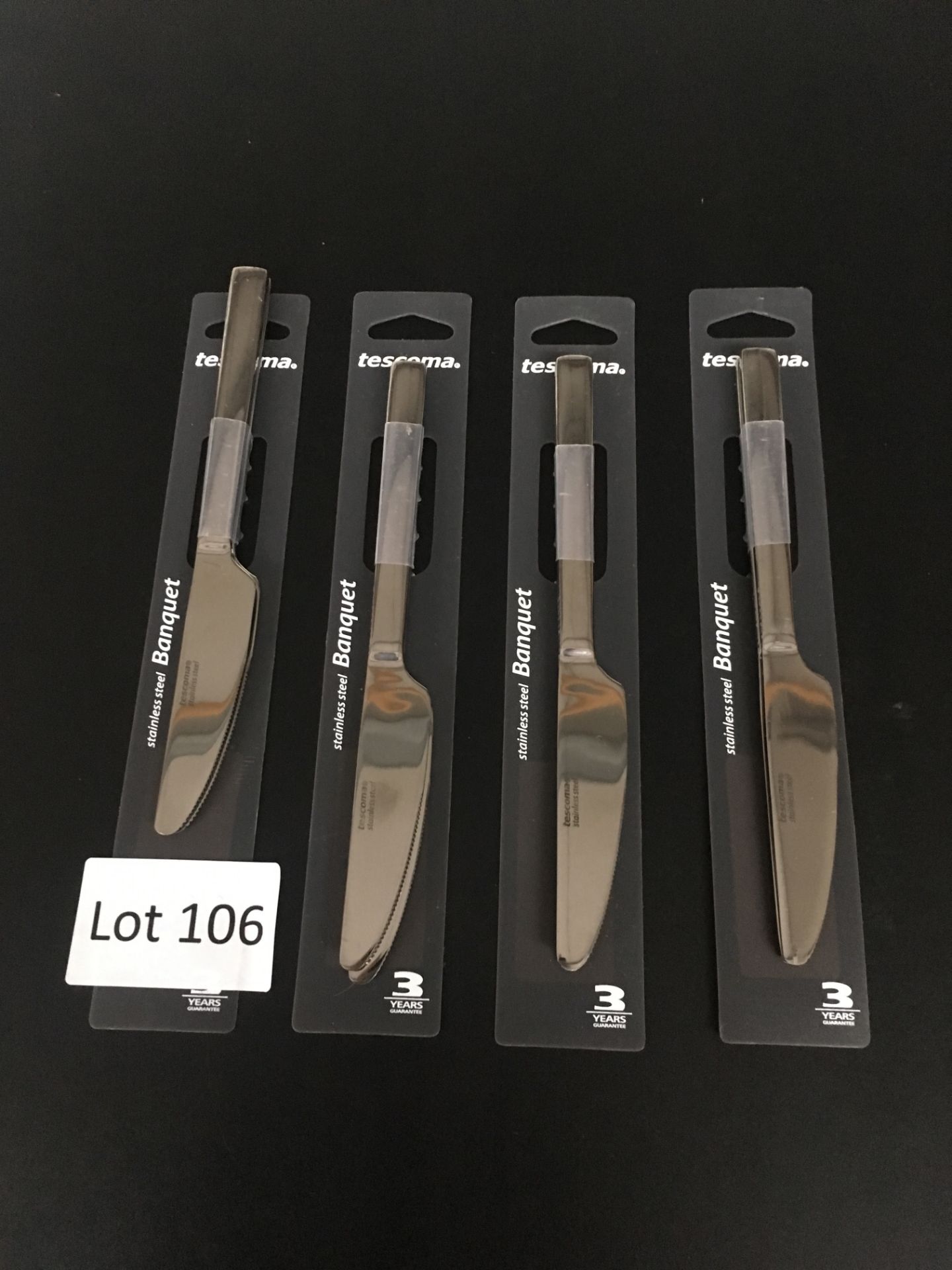 8 tescamo premium grade stainless steel banquet table knives. New.