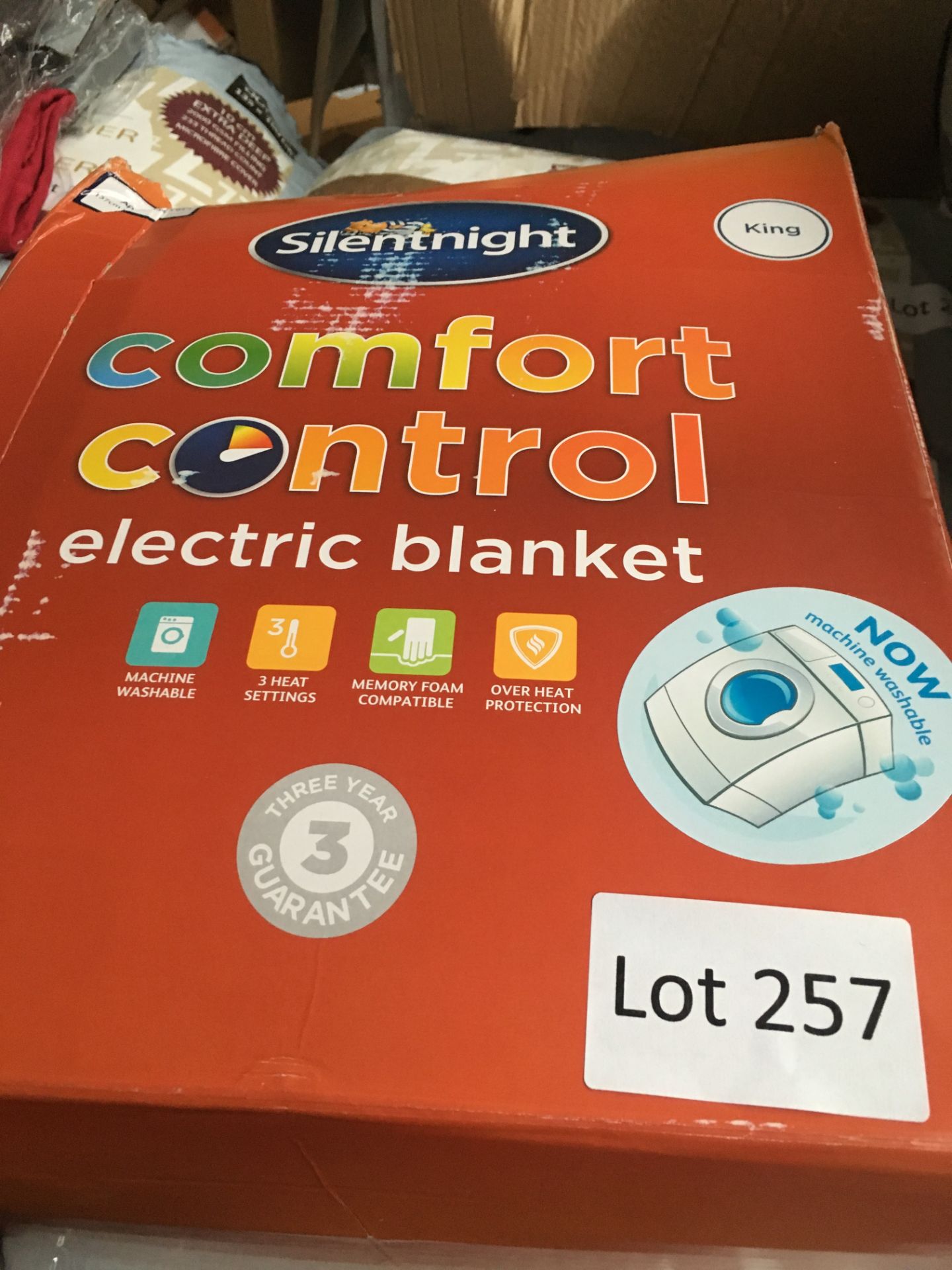 Silentnight comfort control kingsize electric blanket. Bad packaging.