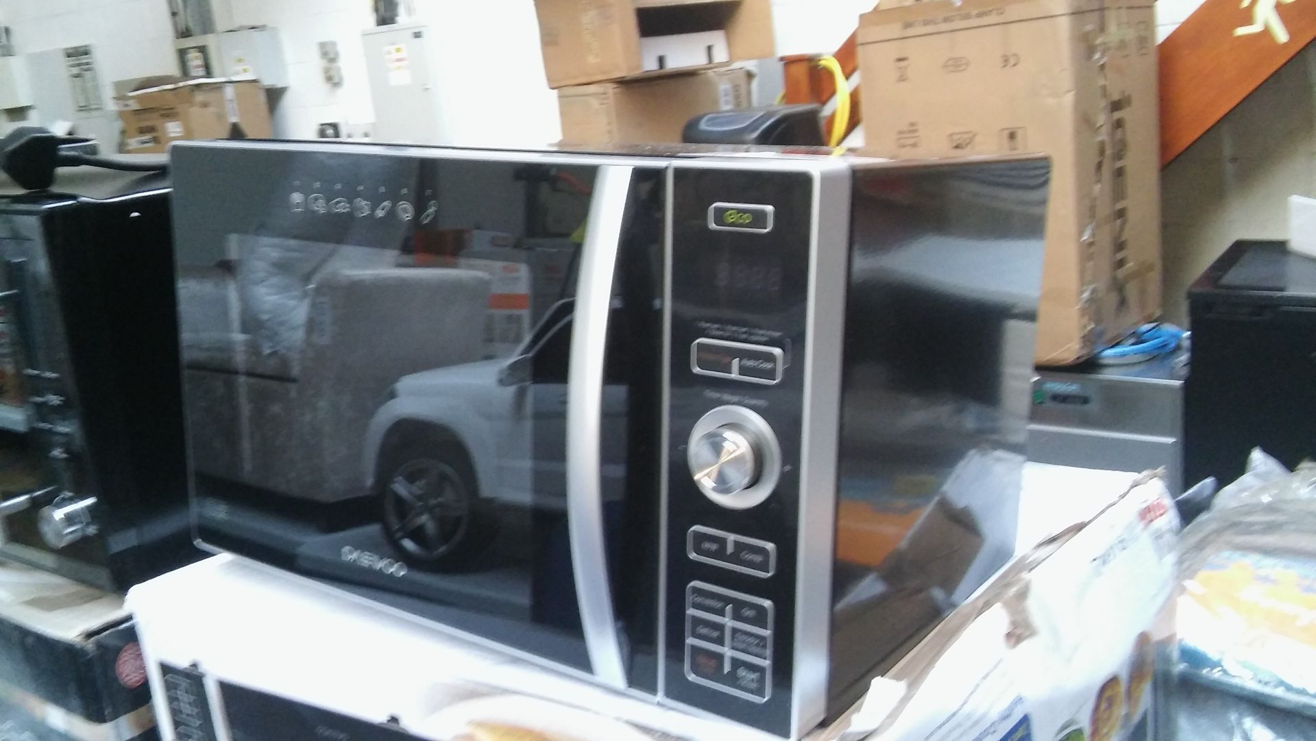 "Daewoo" 900w combination microwave oven. Working customer return.Black