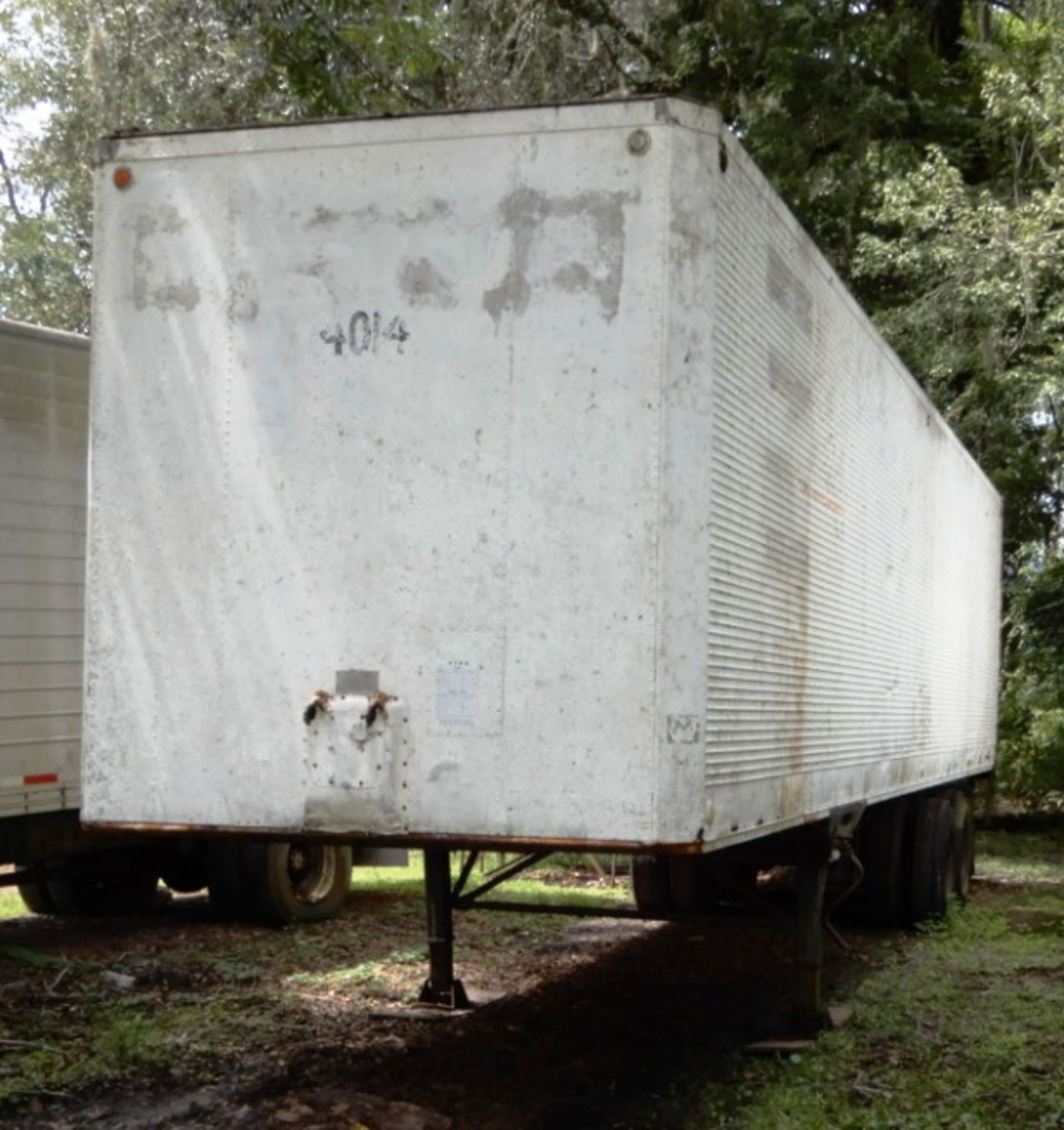 White Trailer #4014