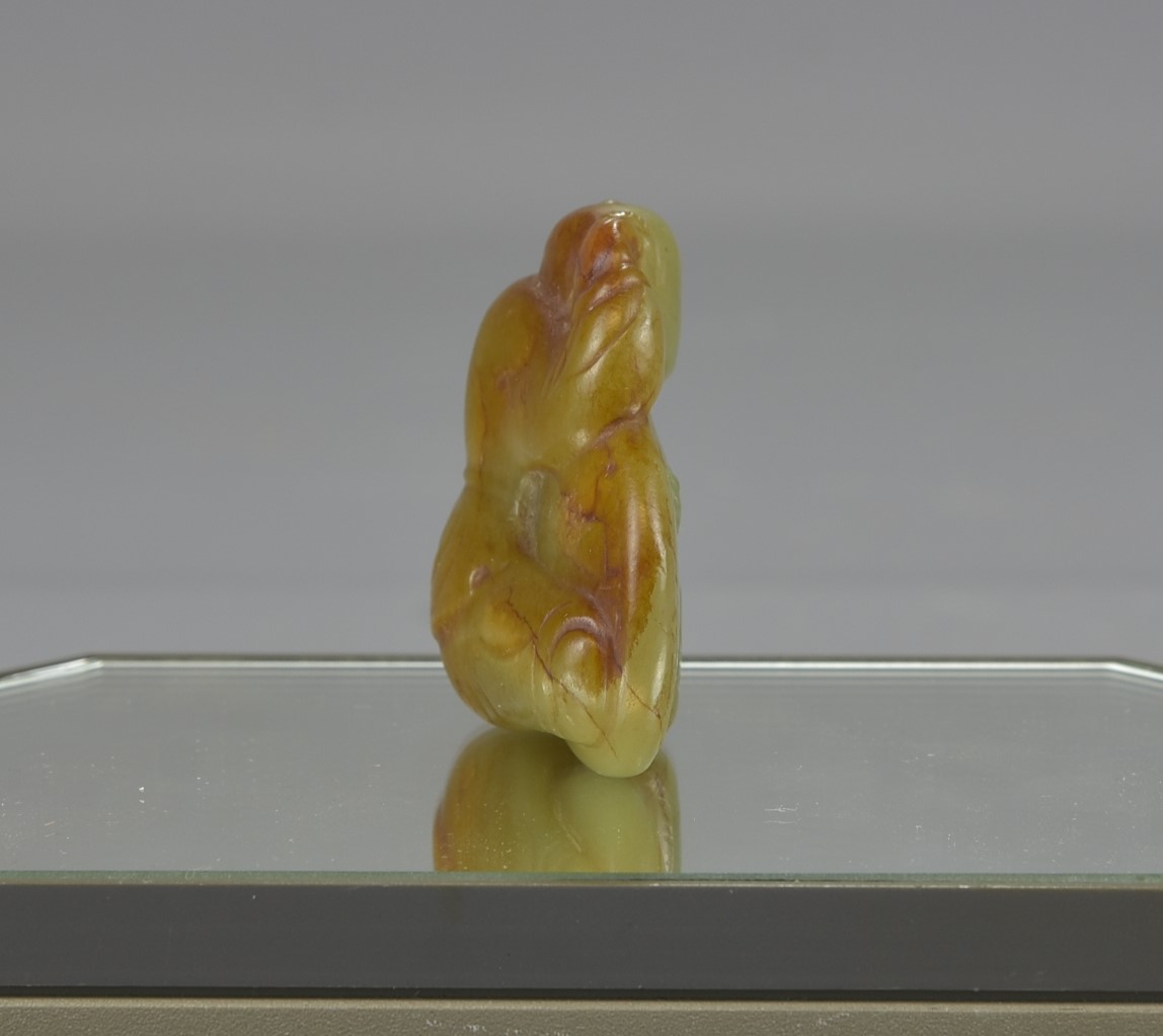 An 18th/19th century Chinese celadon Jade pendant - Image 7 of 8