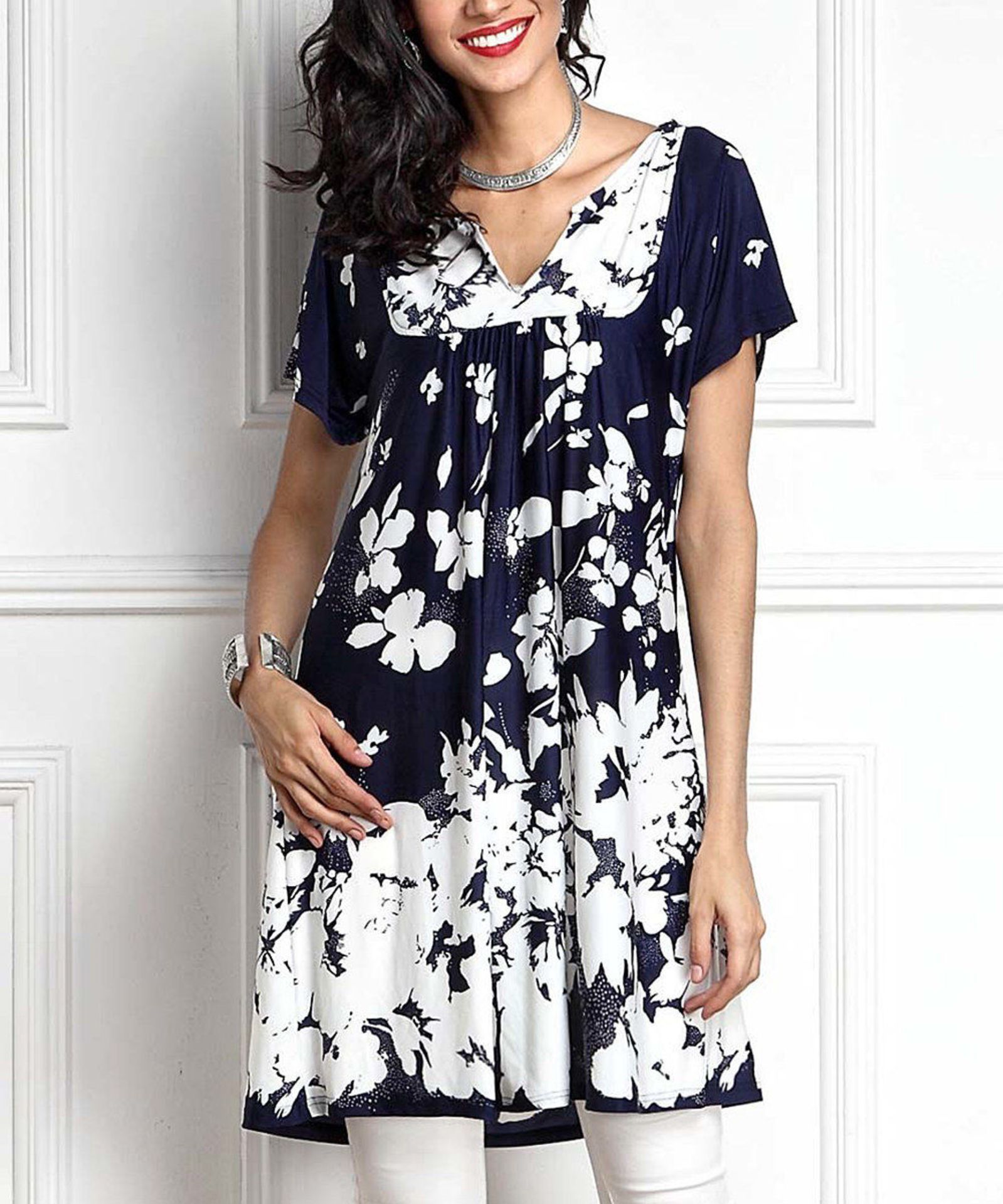 Brand New Reborn Collection Navy Floral Notch Neck Tunic (UK 16) (Ref: 39681720 Bag 18 B)