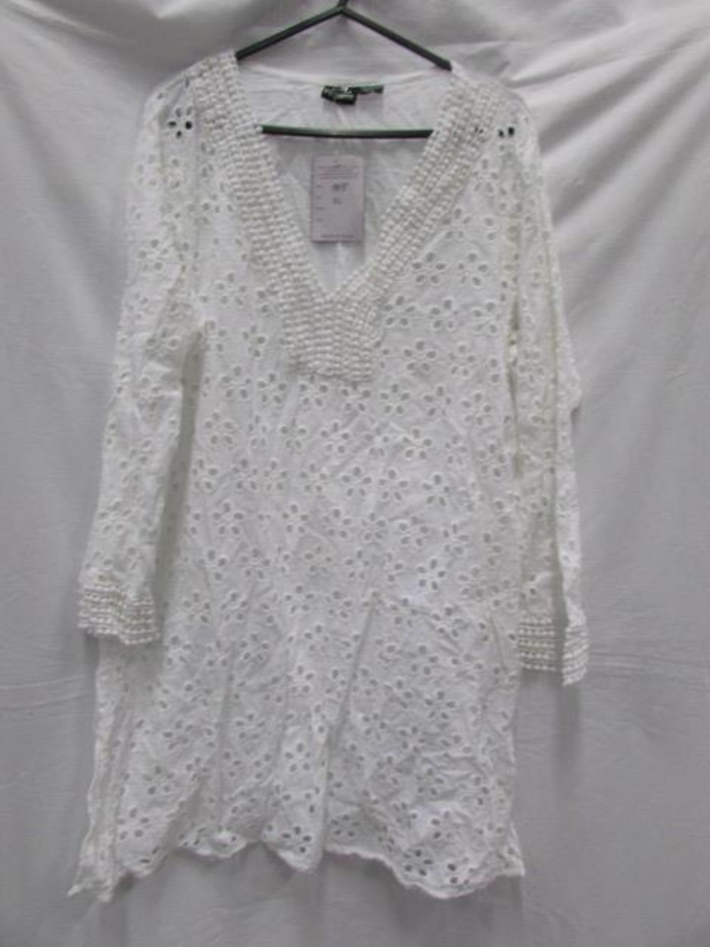 Cotton Tunic With Daisy Patten In Wht/Grey/Blk (Size: Xl) (Ref: Jb 4)