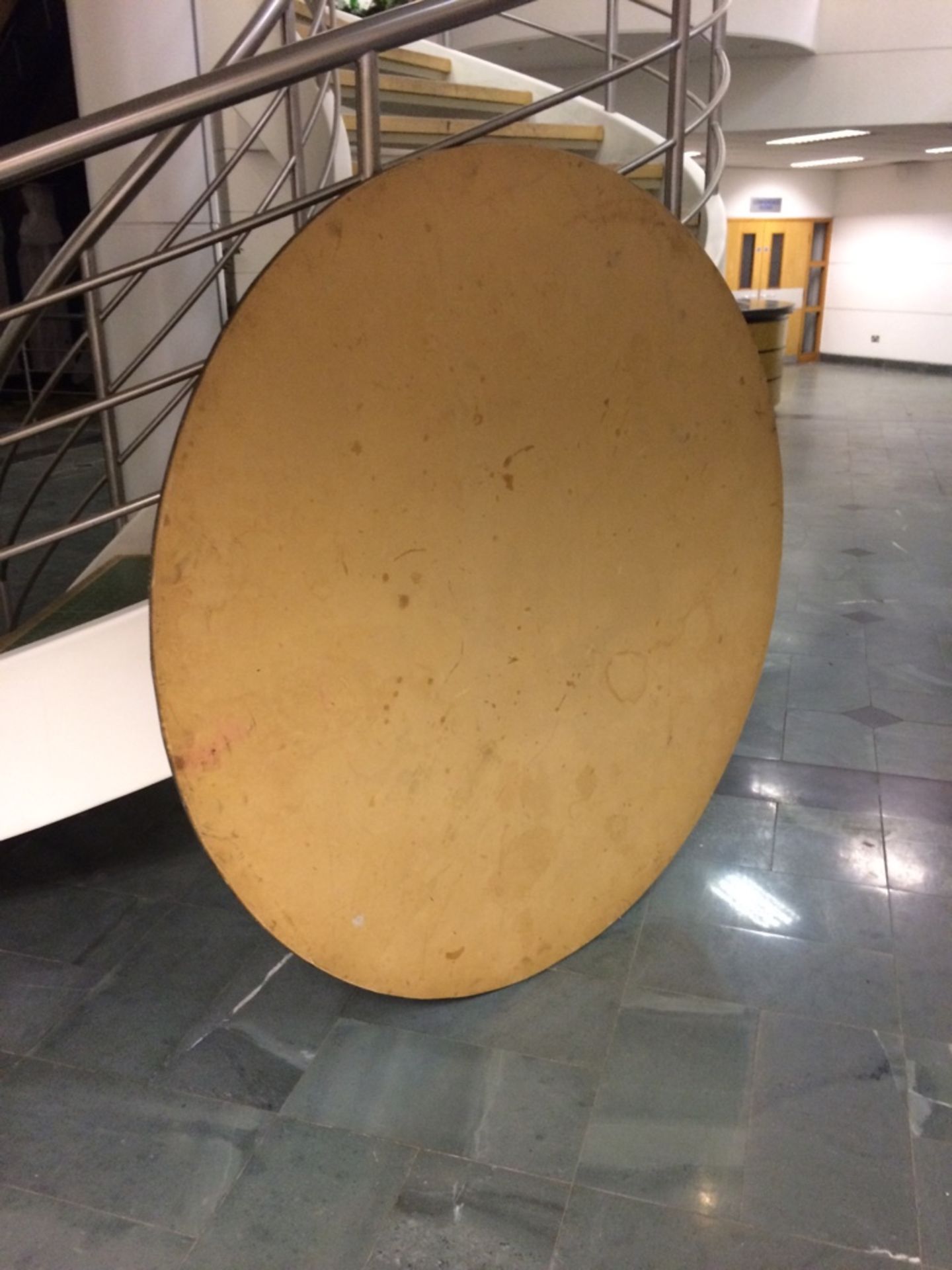 Extra Large 6Ft Round Banqueting Table Top For Use With Lots 1163-1175 - Image 3 of 4
