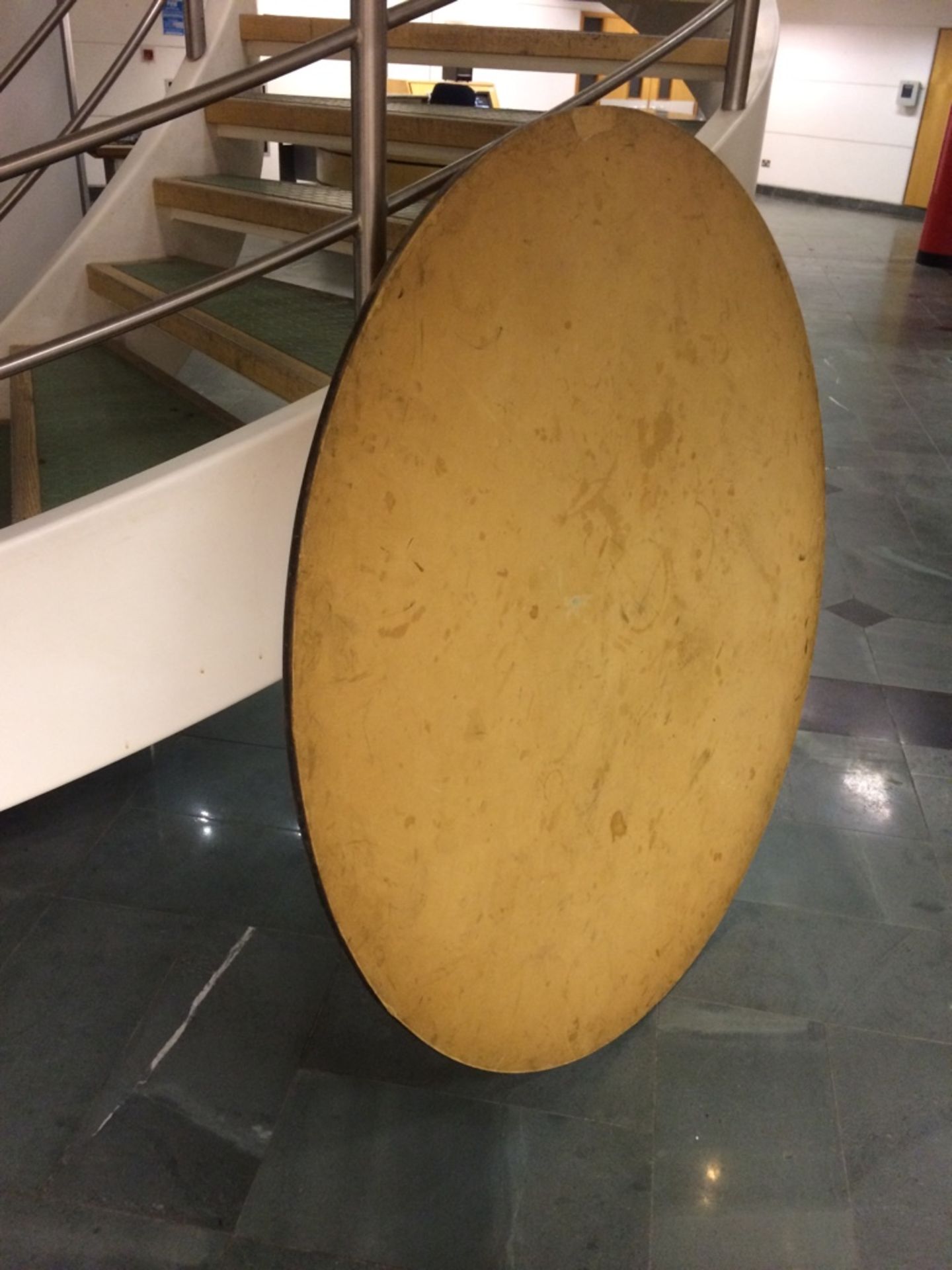 Extra Large 6Ft Round Banqueting Table Top For Use With Lots 1163-1175 - Image 2 of 4