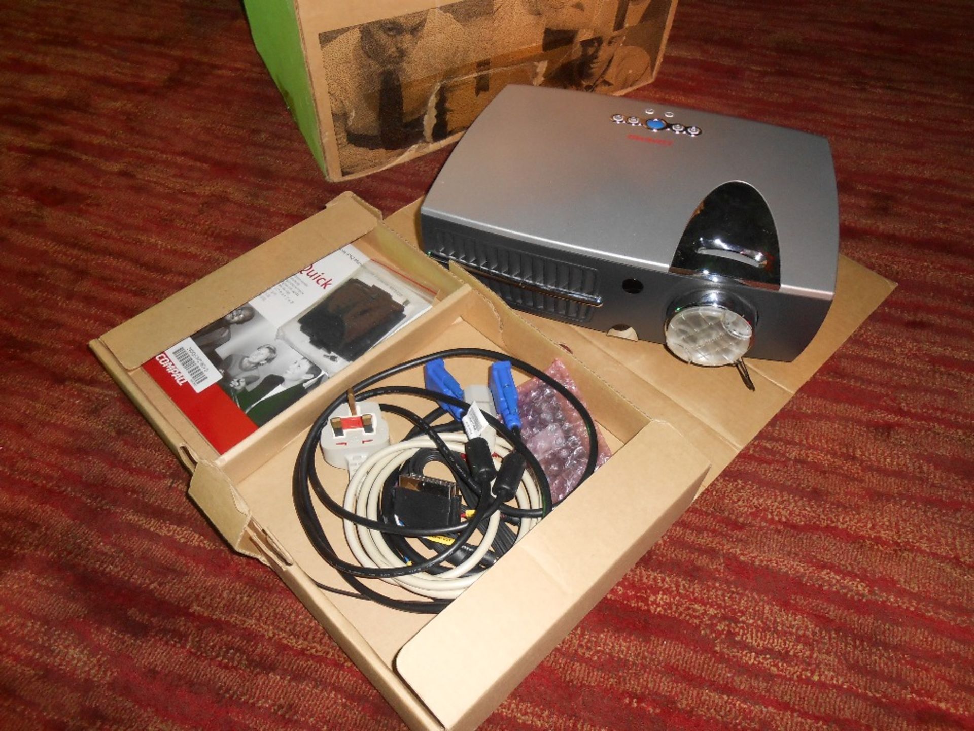 Compaq Dlp Projector With Box Remote And Accessories Little Use As Only Used For Yearly Fire