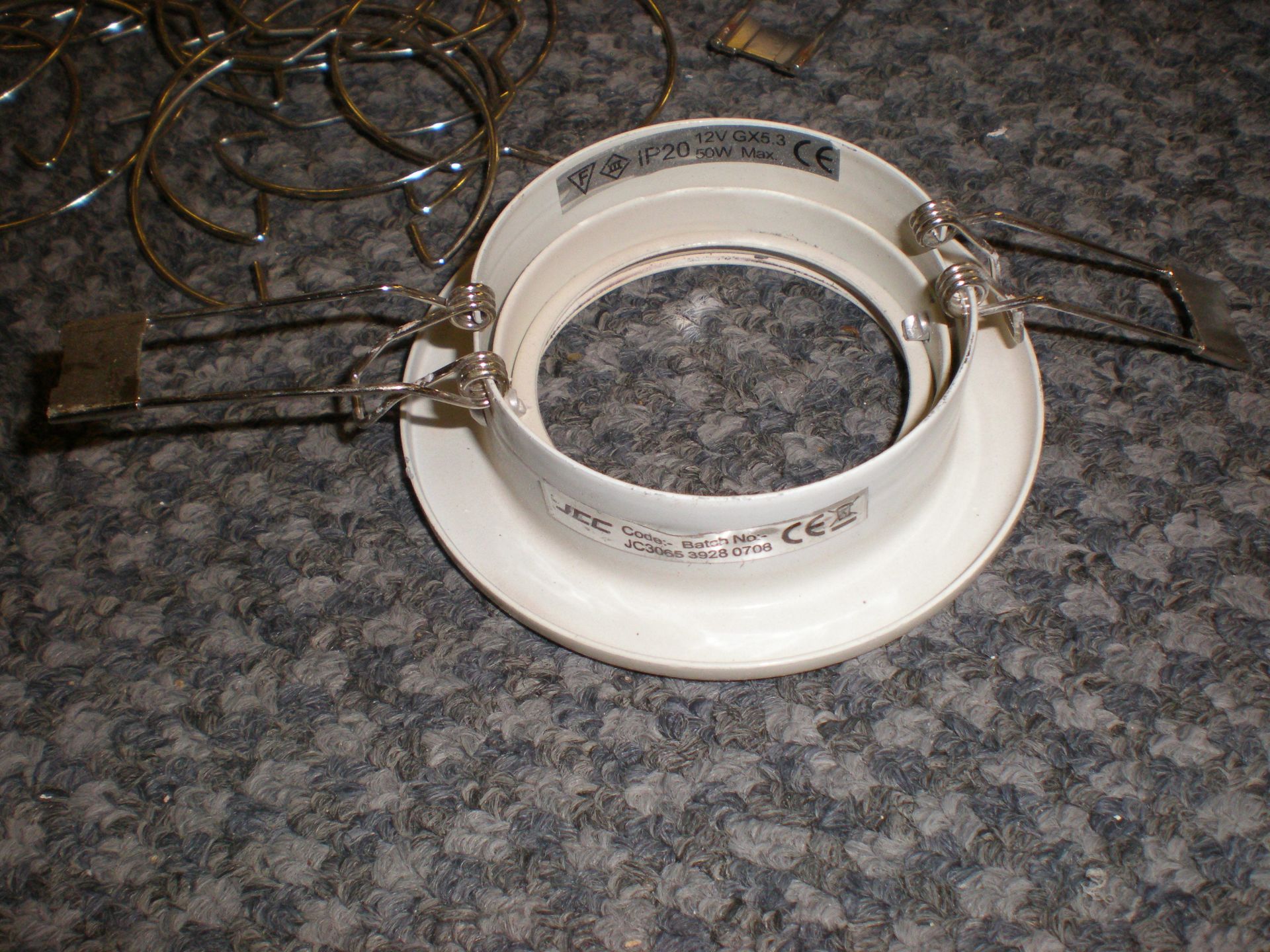 Job Lot Of 32 White Swivel Downlighters For Max 50W Lamps Compatable With Gu10 Or Mr16 Lamps - Image 2 of 5