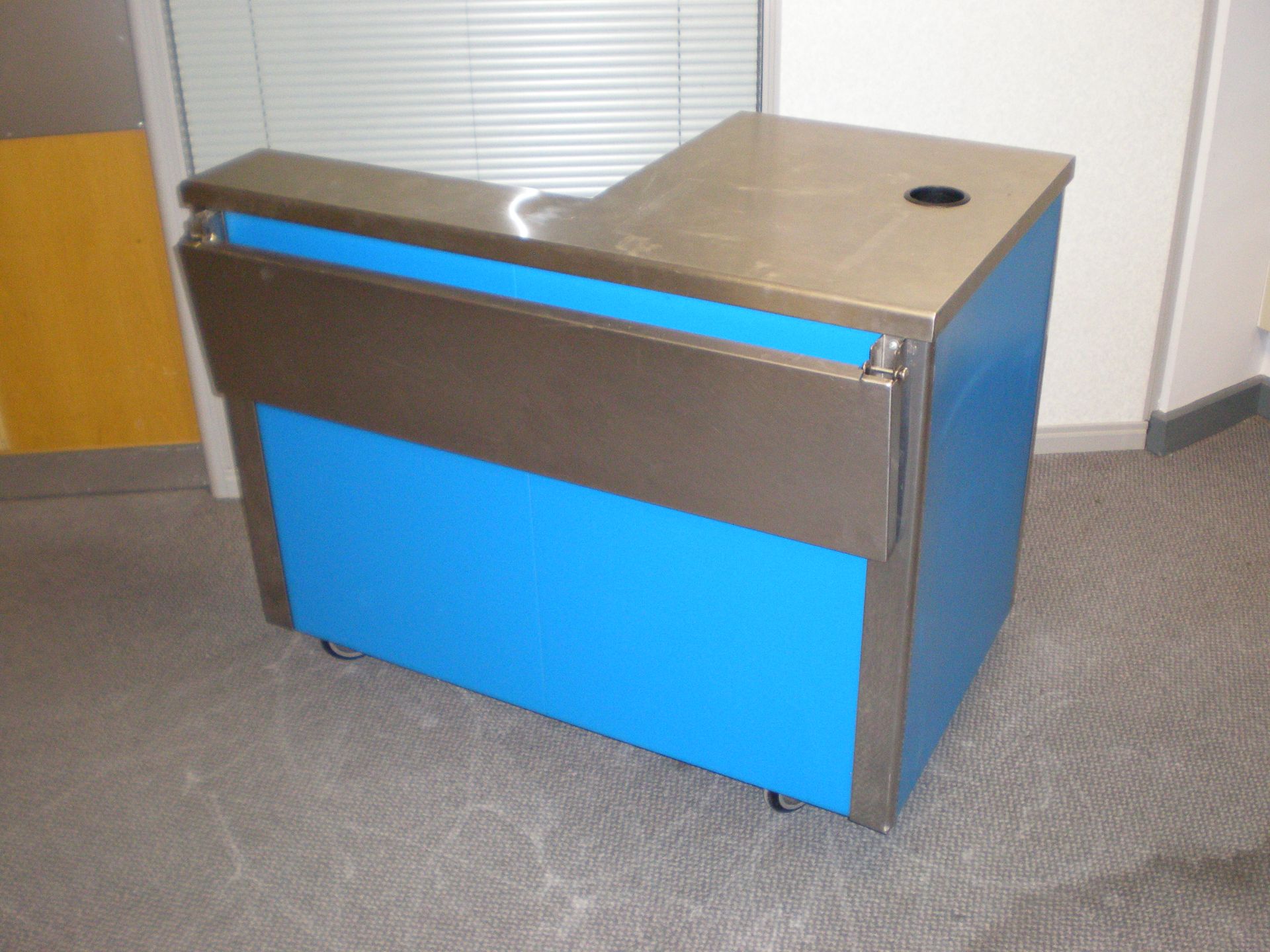 Canteen Stainless Steel Trolly Pay Station For Till, On Wheels, Collapsable Shelf For Trays, 2 - Image 2 of 4
