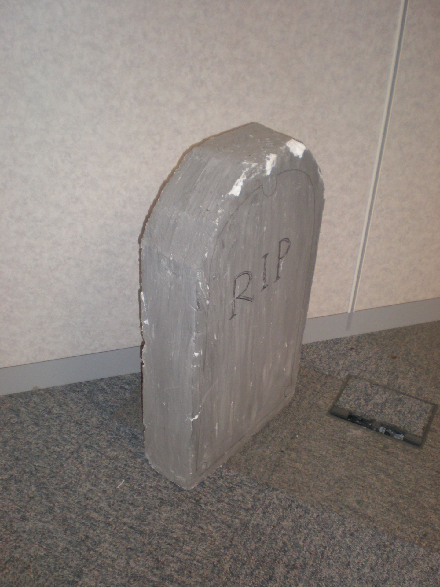 Gravestone Prop - Image 2 of 2