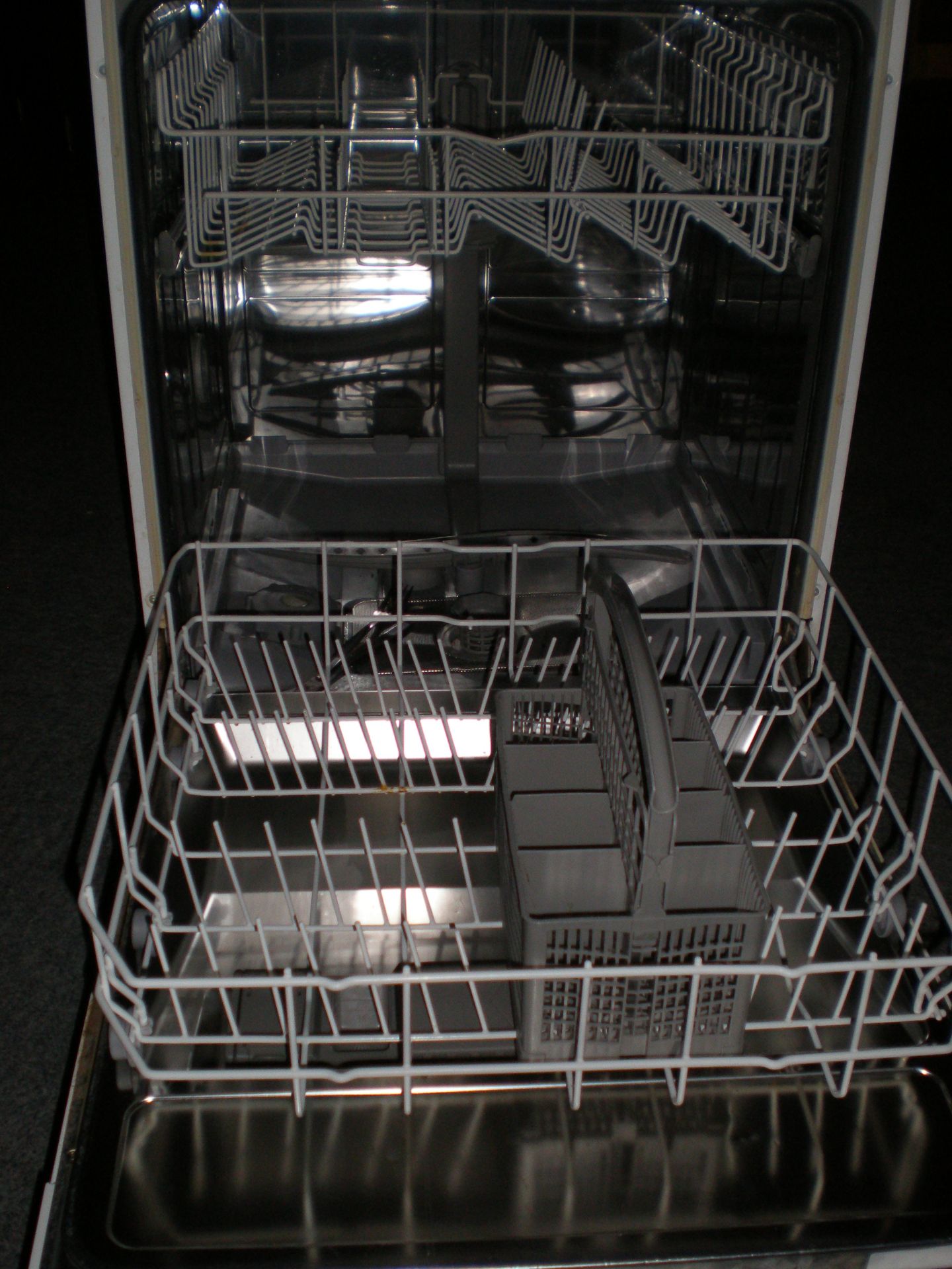 Dishwasher - Image 5 of 5