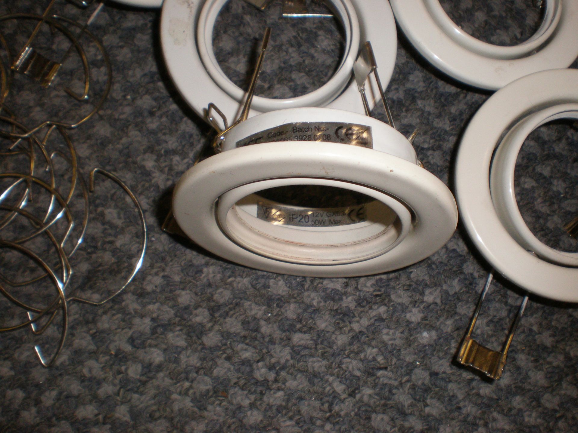 Job Lot Of 32 White Swivel Downlighters For Max 50W Lamps Compatable With Gu10 Or Mr16 Lamps - Image 3 of 5